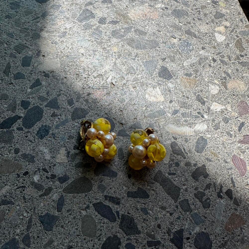 Women’s Earrings Yellow Pearl Clip-On Earrings Bead Cluster Vintage